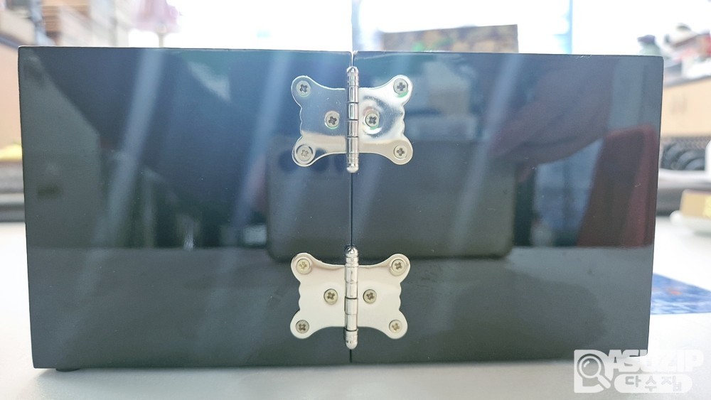 명인 작품: 자개 보석함. A급