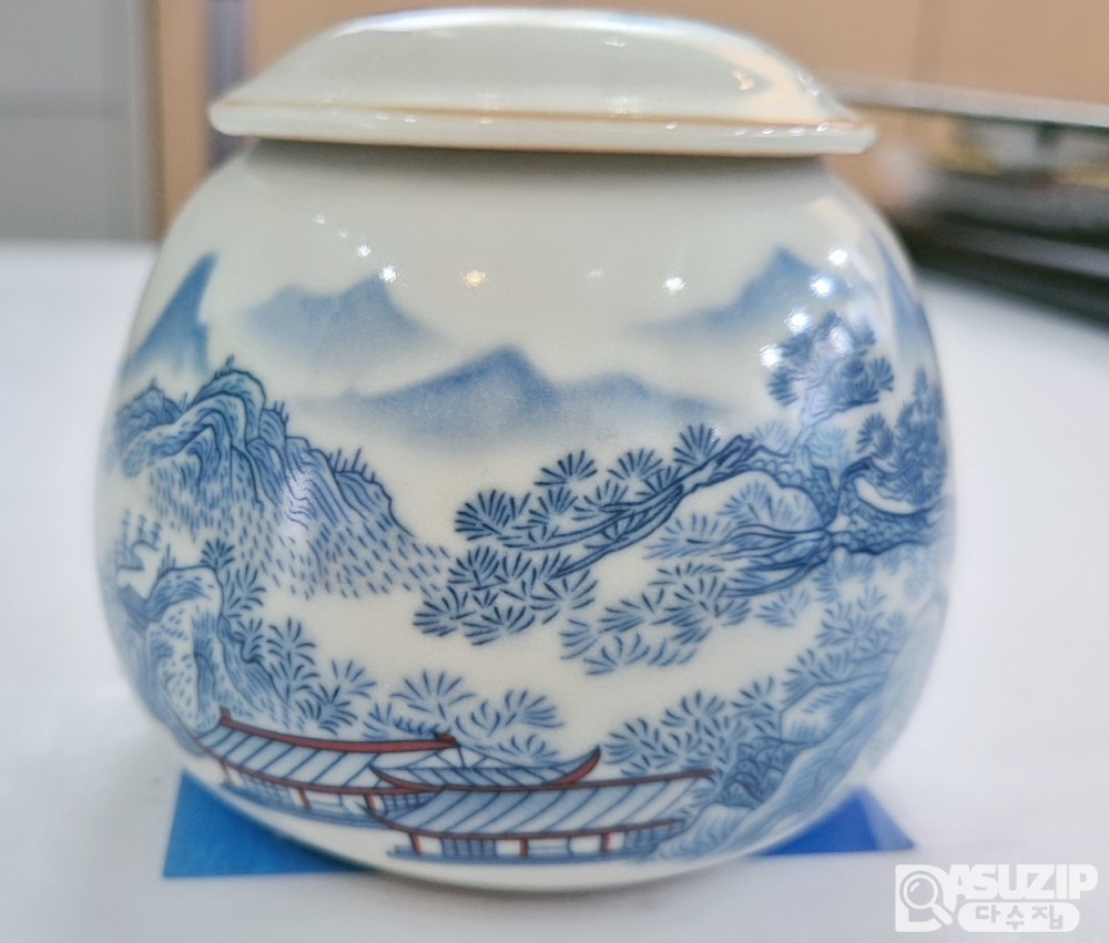 다기: 연대 있습니다. (약 70년이상된 골동품)