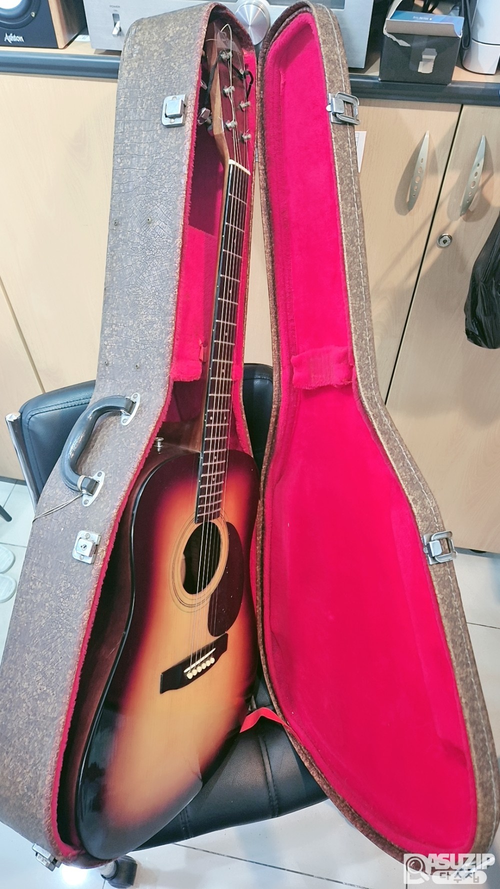 1980년대 세고비아 기타 (오래 되었지만 상태 좋음)