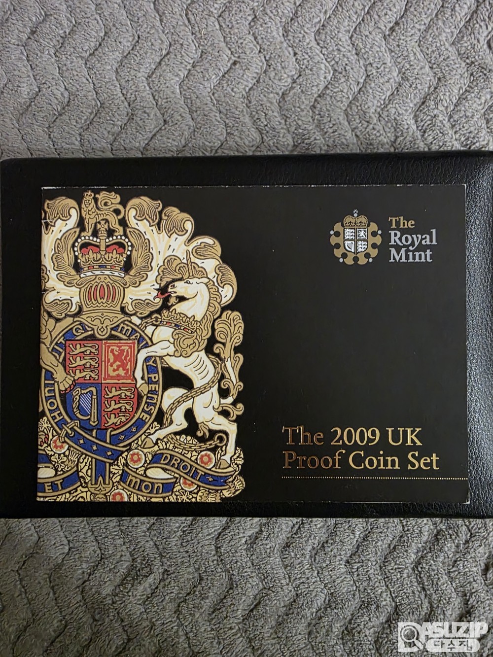 영국 왕립 조폐국(The Royal Mint)에서 발행한 2009년 영국 프루프 코인 세트(2009 United Kingdom Proof Coin Set) 로얄민트