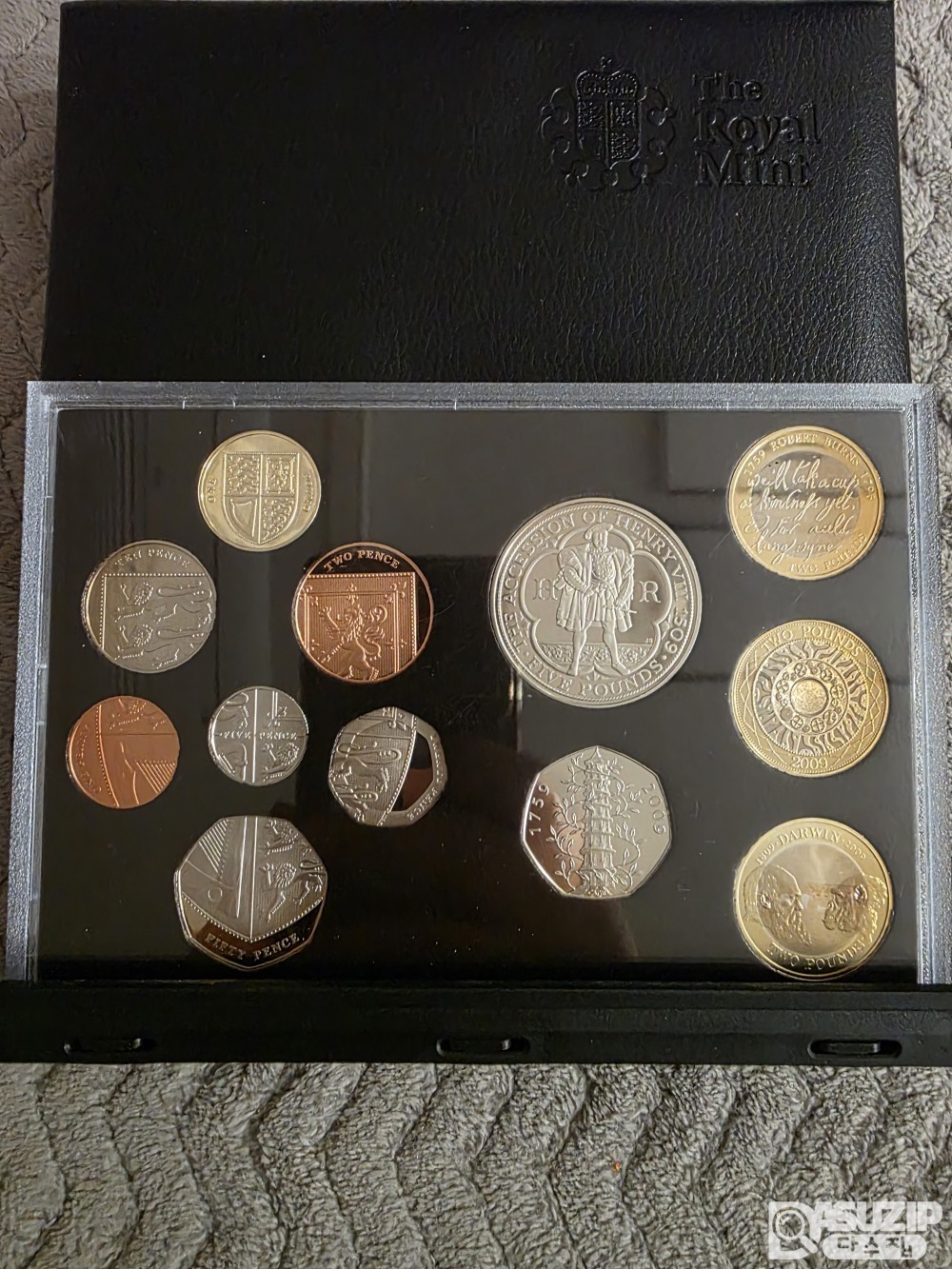 영국 왕립 조폐국(The Royal Mint)에서 발행한 2009년 영국 프루프 코인 세트(2009 United Kingdom Proof Coin Set) 로얄민트